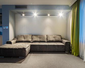 A&M Hotel with free parking - Plovdiv - Living room