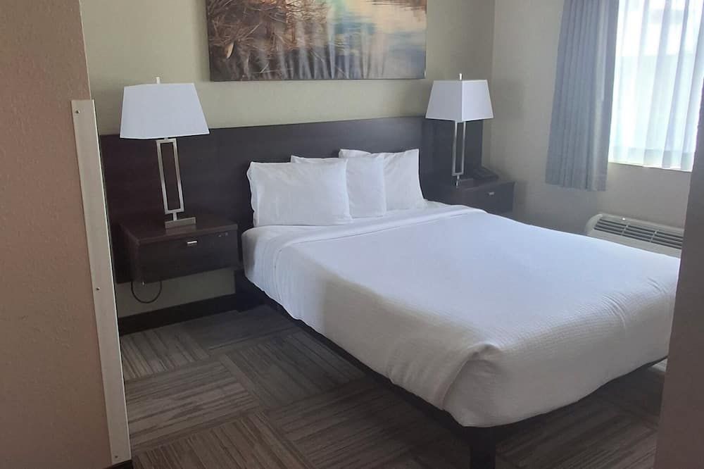 Island Suites - Lake Havasu City - Schlafzimmer