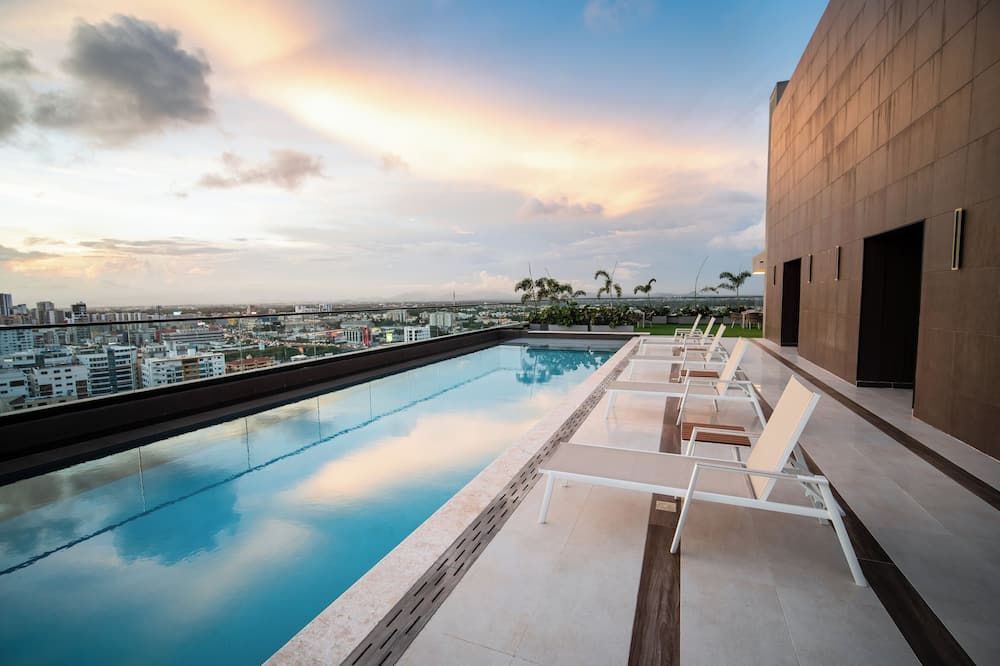 أستون روبي سيتي سويتس - سانتو دومينغو - حوض السباحة