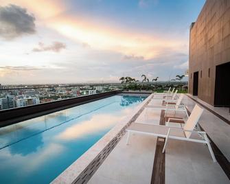 أستون روبي سيتي سويتس - سانتو دومينغو - حوض السباحة