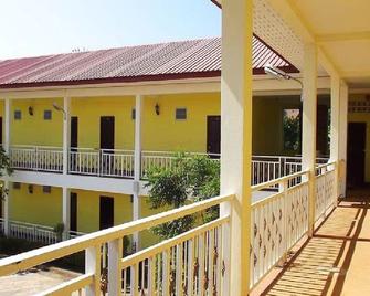 Amonruk Hotel 1 - Phrae - Balcony