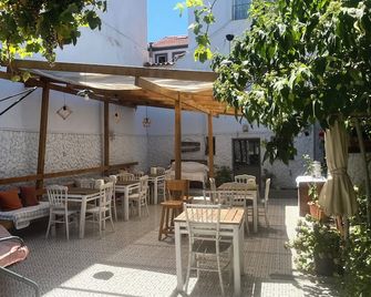Macide Hanim Konagi - Ayvalık - Patio
