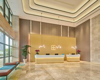 Hilton Garden Inn Zhuhai Jinan University - Zhuhai - Front desk