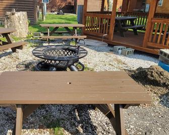 Lakeside Retreat #13 - Ashtabula - Patio