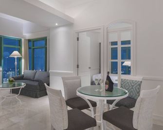 Vivere Hotel - Muntinlupa - Dining room