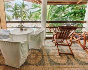 Romantic Beach Villas - General Luna