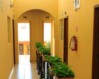 Hotel Casa Danna - Colima - Hallway