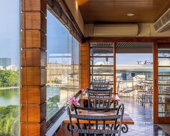 Centre Point Hanoi Hotel - Hanoi - Balkon