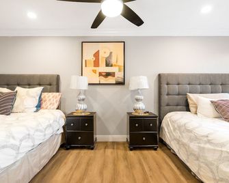 Million Dollar View Large 8beds Home Only 20 Mins To Downtown La - Hacienda Heights - Bedroom