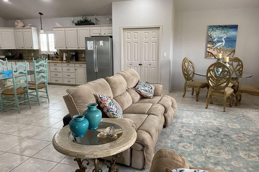 Waterfront! Super Spacious - Lighted Private Pier - Family Memories Made Here! - Port Lavaca - Obývací pokoj