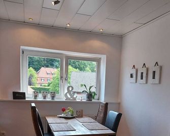 In the forest in a minute. Cozy vacation apartment on the outskirts of the village. - Velen - Dining room