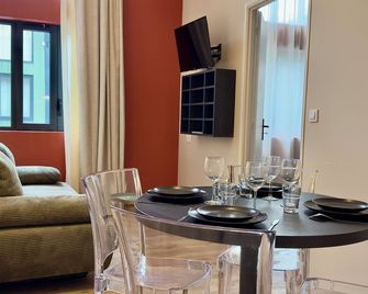 Smartappart Niort - Niort - Dining room