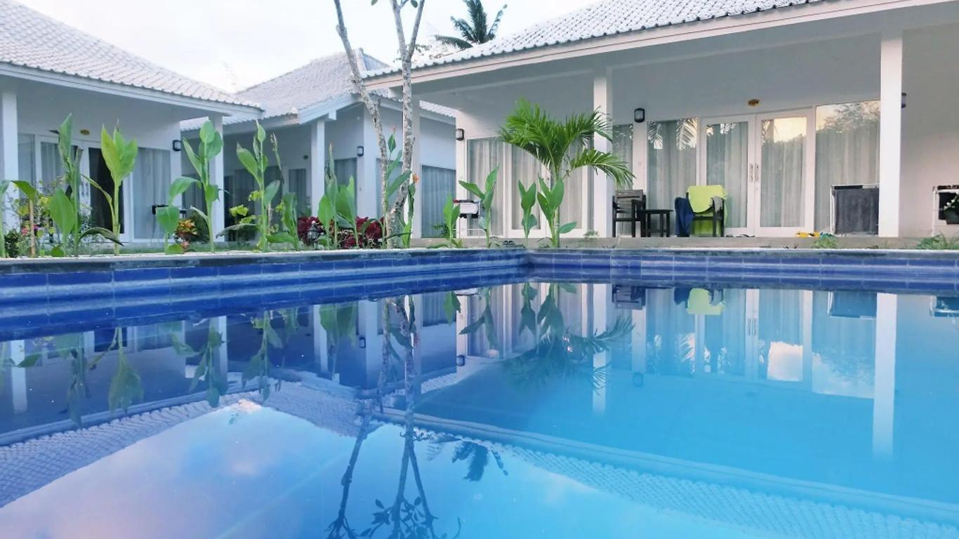 Lombok Holiday Hotel