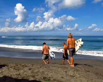 Mojosurf Camp Canggu - North Kuta