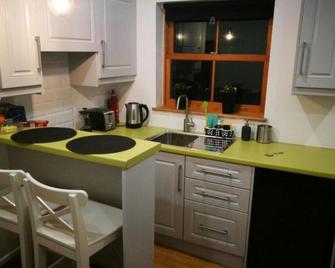 Bluebell Cottage - with hottub - Newry - Küche