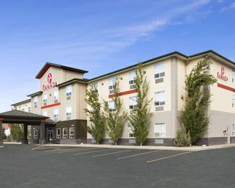 Ramada by Wyndham Edson - Edson - Building