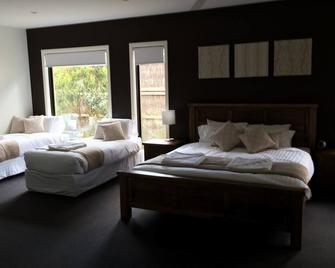 The Grand - Amazing Luxury Property - Heated Swimspa, Butlers Kitchen - Phillip Island - Bedroom