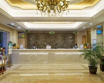 Vienna Hotel Qingyuan Yingde Guangming Road - Qingyuan - Front desk