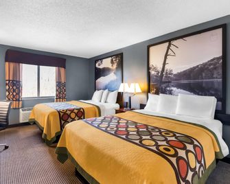Super 8 by Wyndham Bloomington University Area - Bloomington - Makuuhuone