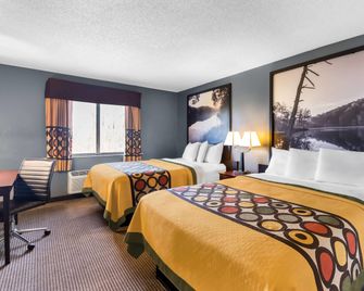 Super 8 by Wyndham Bloomington University Area - Bloomington - Schlafzimmer