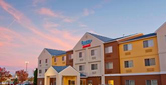 Fairfield Inn & Suites by Marriott Champaign - Champaign - Bygning