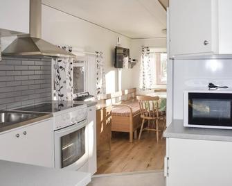 Two-Bedroom Holiday Home In Solvesborg - Sölvesborg - Kitchen
