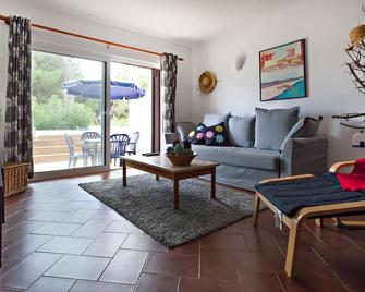 Algarve Vale do Garrão Townhouse 500m from the beach - Almancil - Living room