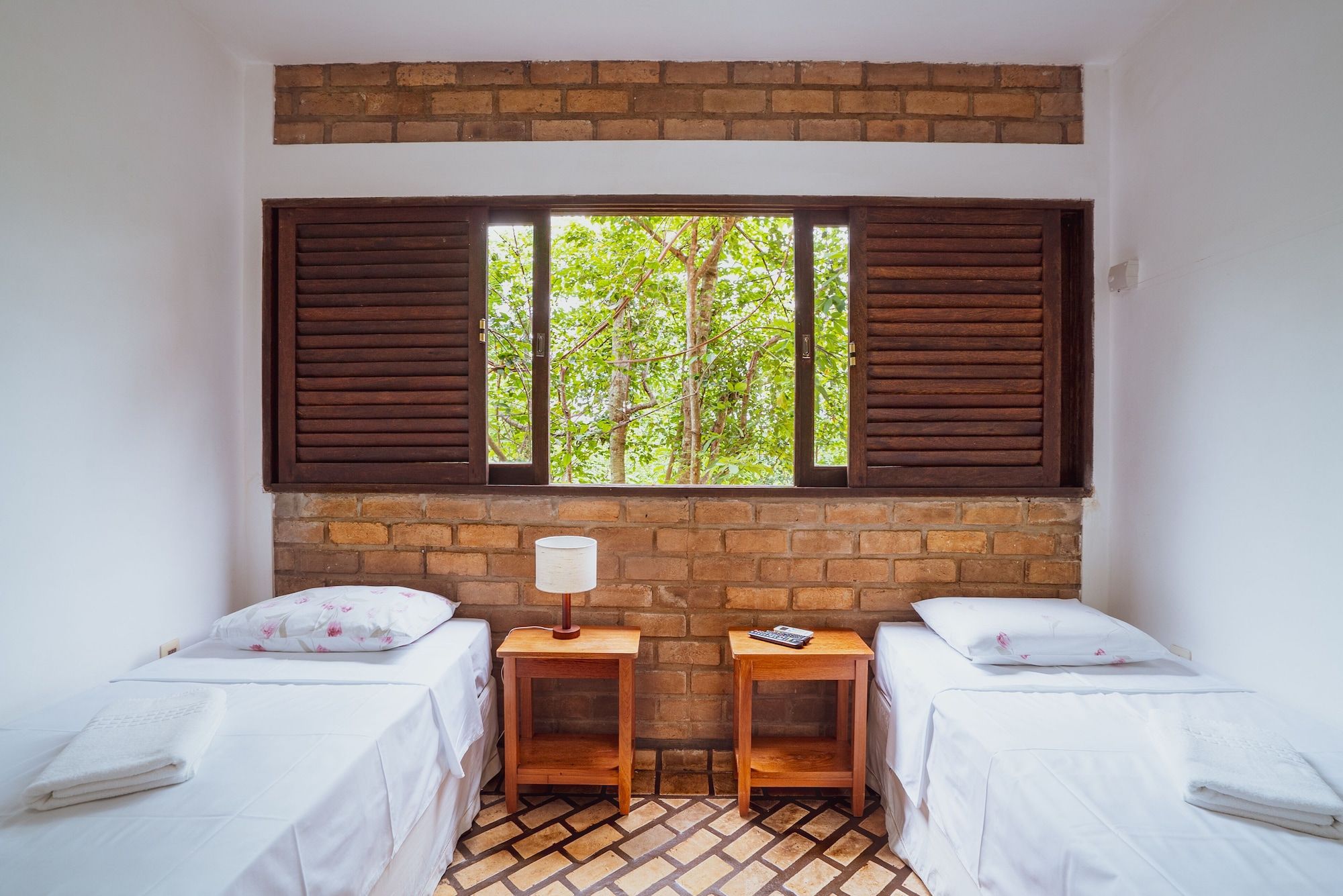 بوزادا آلتو دو كاجويرو - لينكوا - غرفة نوم