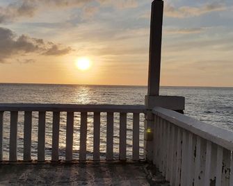 Mt. Bagarabon Beach Hotel - Surigao - Playa