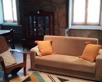 Casa dos Livros - Guest House - Gouveia - Huiskamer