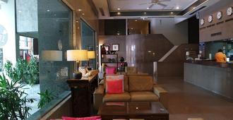 Grand Hotel - Pattaya - Lobby
