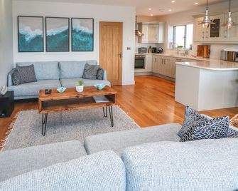 Seafield - St. Ives - Living room