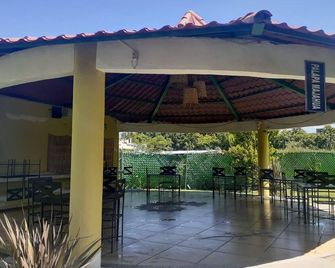 Hotel Js - Cocoyoc - Patio