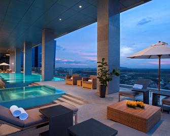 Oasia Hotel Novena, Singapore by Far East Hospitality - Singapur - Pool