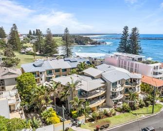 The Cove Yamba - Yamba - Building