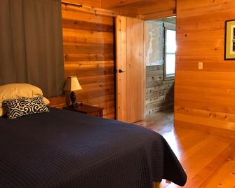 Alaskan fishing or sailing package includes Cabin, van and boat! - Ketchikan - Slaapkamer