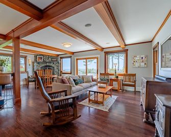 Trinidad Pearl - Trinidad - Living room