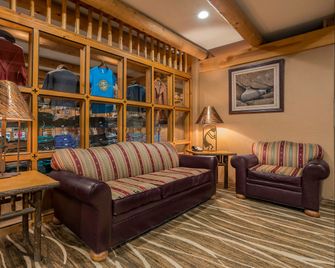 Holiday Inn Canyon De Chelly (Chinle) By IHG - Chinle - Lounge
