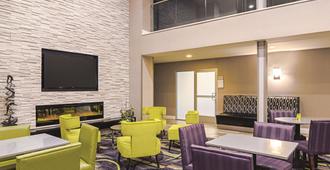 La Quinta Inn & Suites By Wyndham Denver Airport Dia - Denver - Recepción