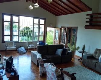 Pousada Valparaiso - Petropolis - Oturma odası