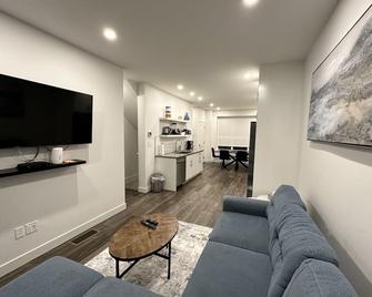Bright and Modern 2 Bedroom Townhome - Langford - Living room
