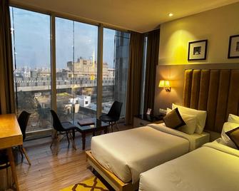 Hotel Sakura Gold - Gurugram - Bedroom