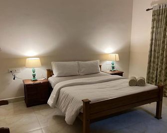 Castle Vallakalil Homestay, Luxury at a decient Price - Devikolam - Sypialnia