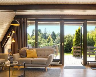 Ferienhaus Auszeit mit Terrasse - Schramberg - Wohnzimmer