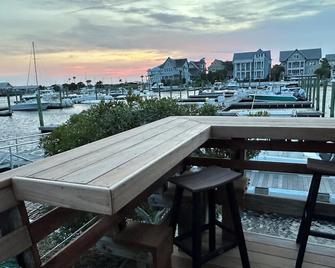 \'Air\' Cottage @ Bald Head Island - walking distance to ferry & restaurants - Bald Head Island - Balcony