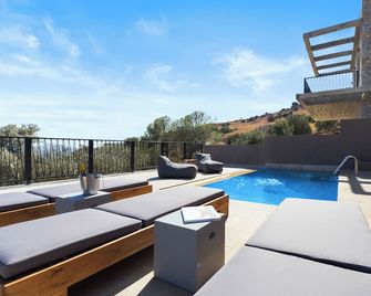 Petres Luxury Villas with heated private pool - Agia Galini - Piscină