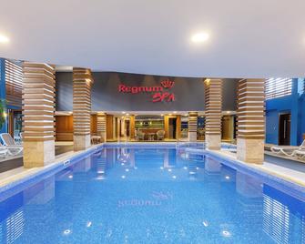 Regnum Bansko Ski Hotel & Spa - בנסקו - בריכה