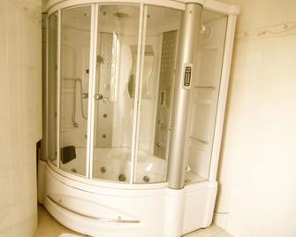 Star Hotel - Bujumbura - Bathroom