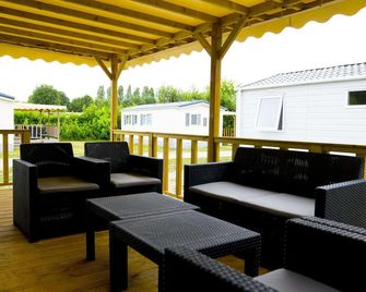 Lodge in Duinhoeve near Dunes Playground - Udenhout - פטיו