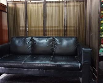 Halina Hotel- Avenida - מנילה - סלון